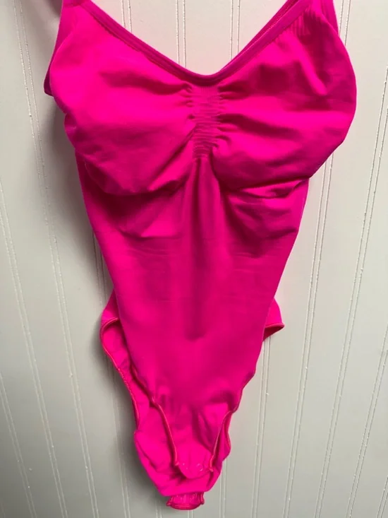 SKIMS Seamless Sculpt Brief Bodysuit - Picture 2 of 7